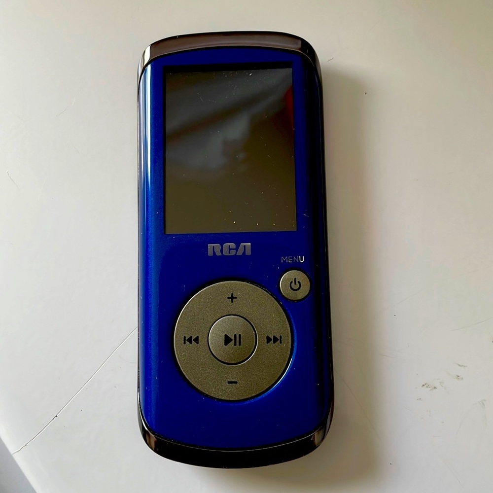 Old School RCA MP3 Music Player  Used